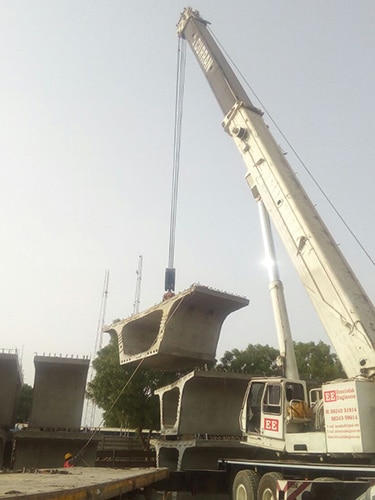 Hydraulic crane, Heavy duty crane, Deesa, Gujarat